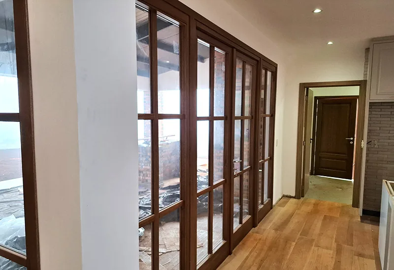 Hohenau, aberturas de madera Tosco Piemontesa