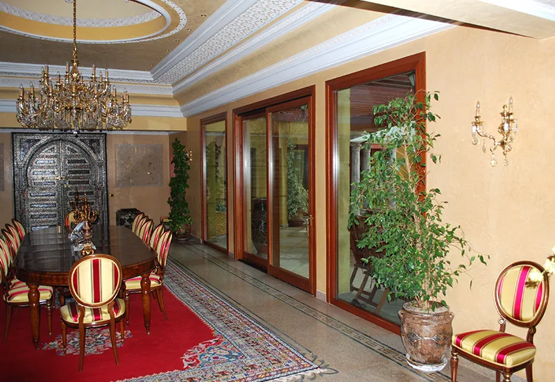 Marrakech Marruecos, aberturas de madera Tosco Piemontesa