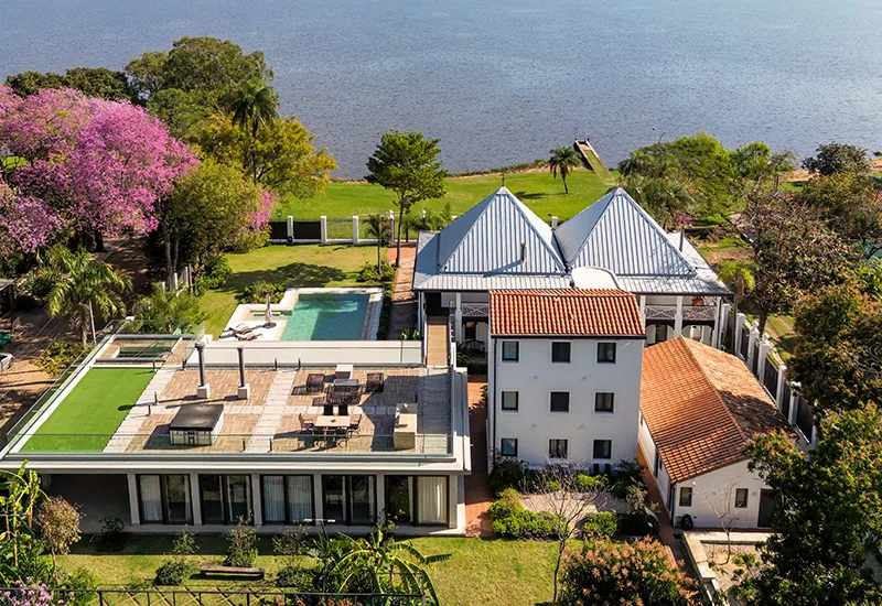 Villa del Lago, aberturas de madera Tosco Piemontesa