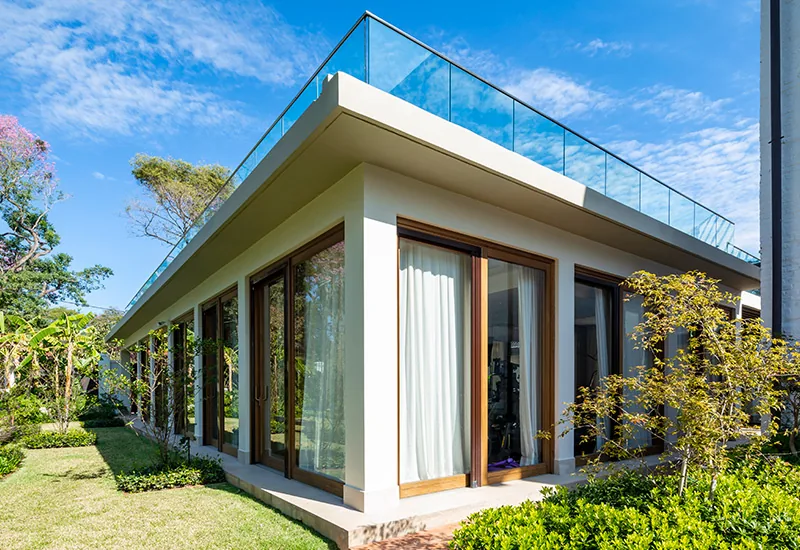 Villa del Lago, aberturas de madera Tosco Piemontesa