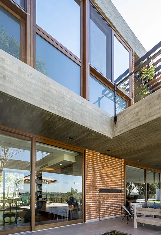 Villa La Serena, aberturas de madera Tosco Piemontesa