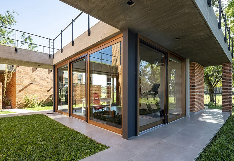 Villa La Serena, aberturas de madera Tosco Piemontesa