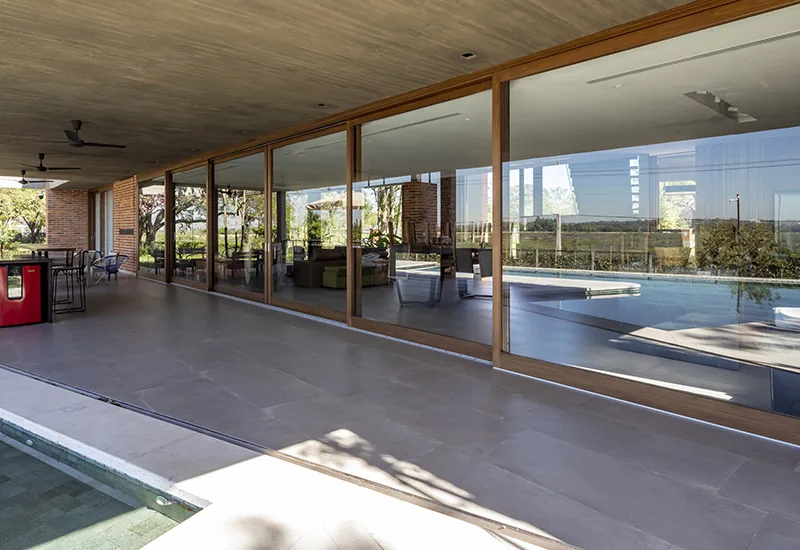 Villa La Serena, aberturas de madera Tosco Piemontesa