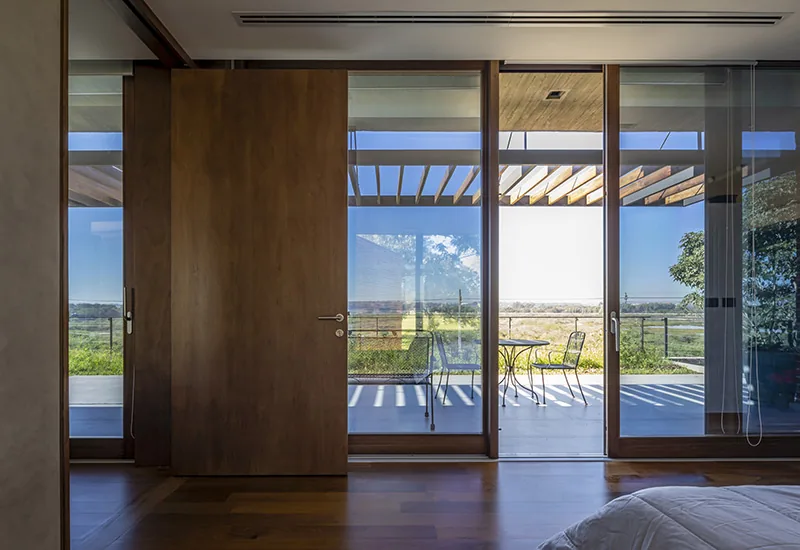 Villa La Serena, aberturas de madera Tosco Piemontesa